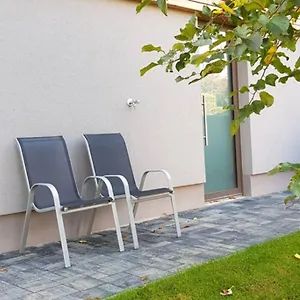 Апартаменты With Back Garden, Карловы Вары