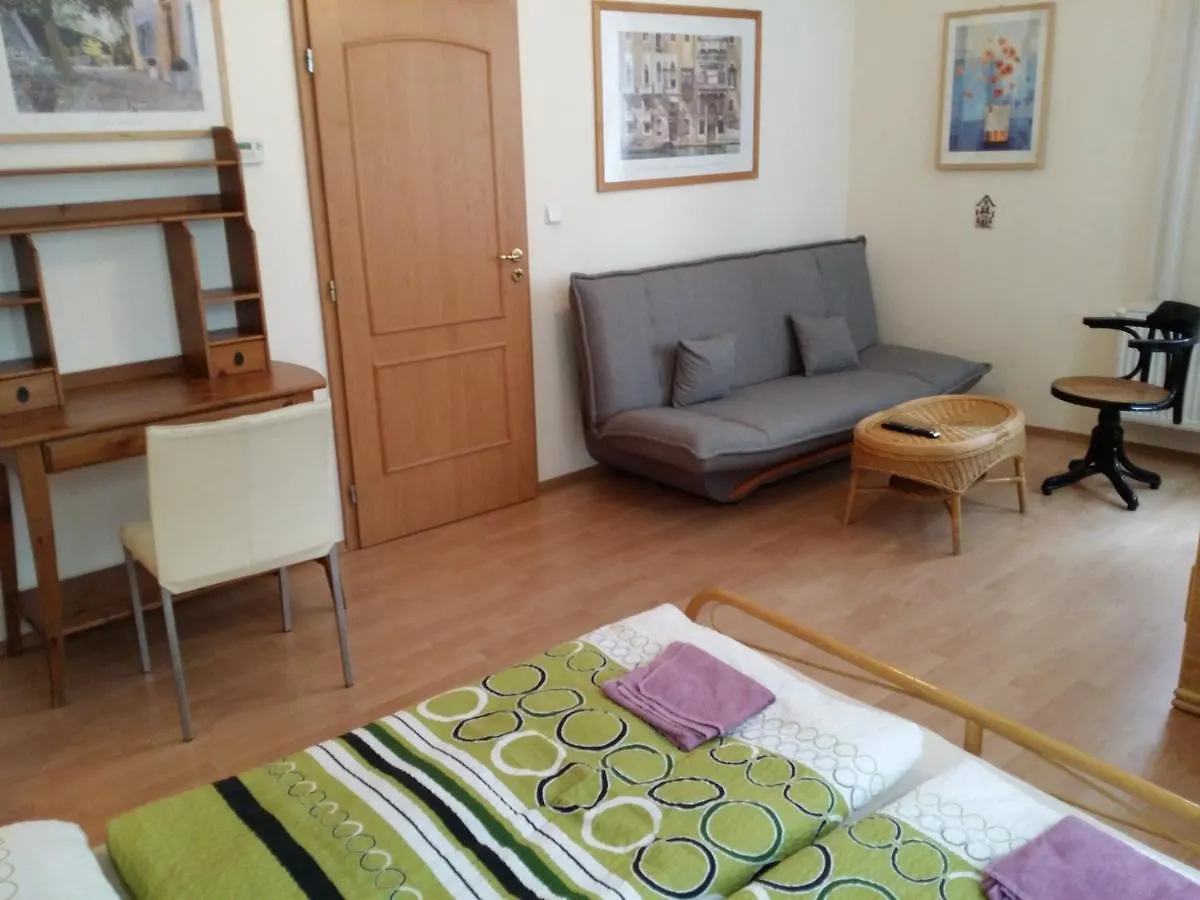 Holiday Apartments Bulharska 1 Карловы Вары Чехия